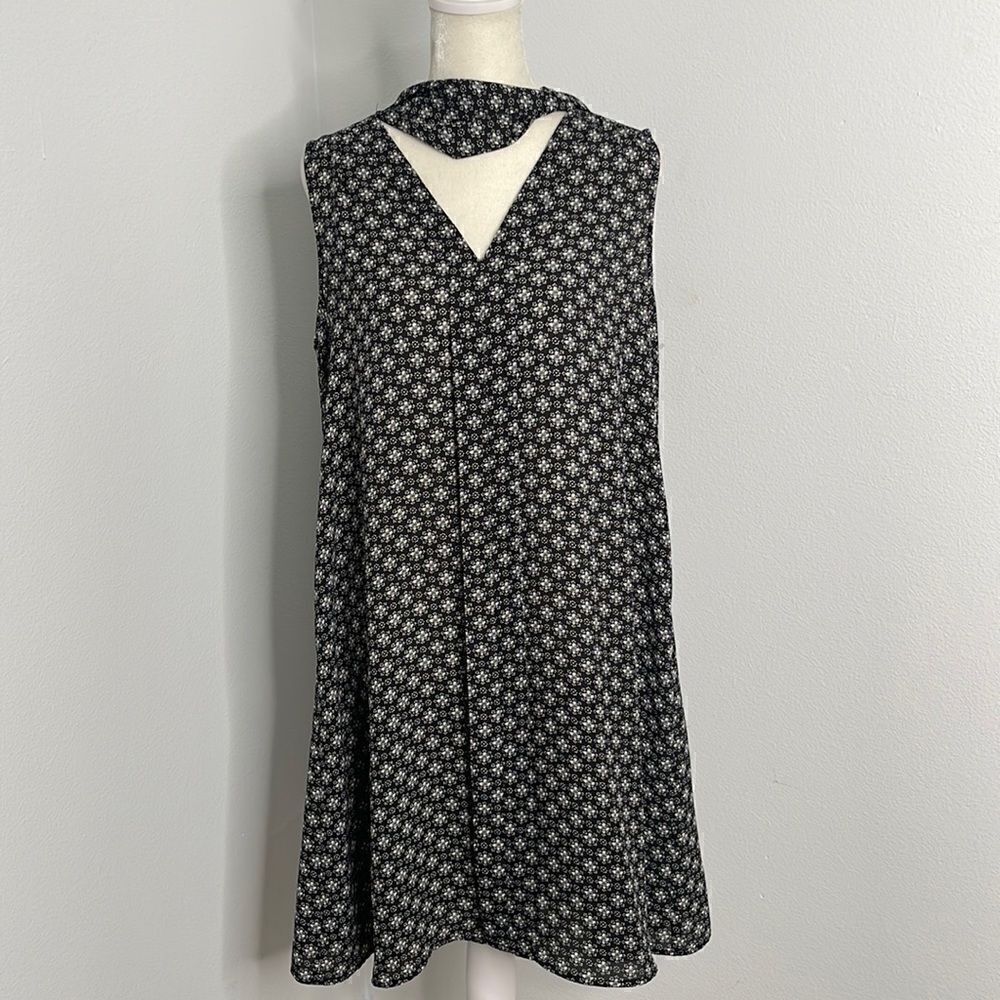 CeCe rayon summer dress.  Size 8.  Sleeveless. Unique neck ties attached.  Soft.